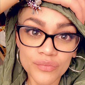 Meet your Posher, Valerie